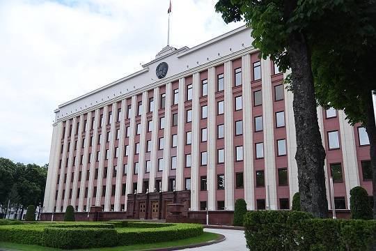 У резиденции Лукашенко разместили бронетехнику и водомёты перед очередной акцией протеста