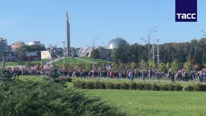 В Минске протестующие двинулись в сторону резиденции Александра Лукашенко