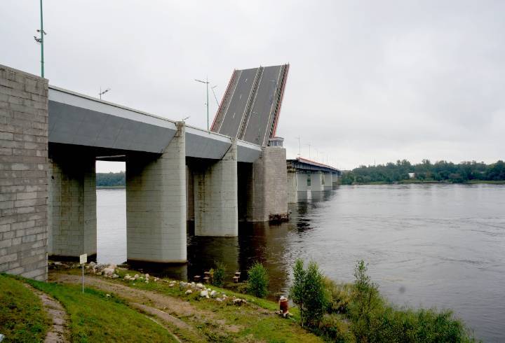 Ладожский мост на трассе «Кола» не разведут в понедельник