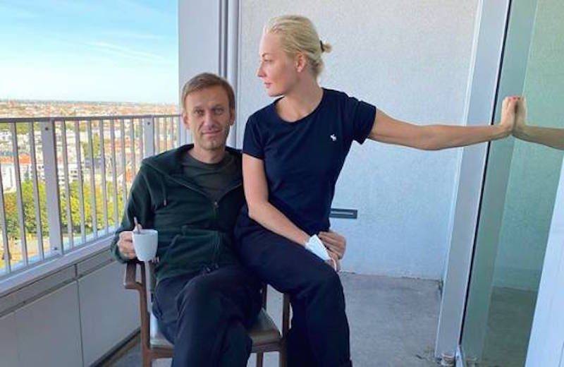 «Это важнейшая улика»: Навальный потребовал вернуть ему одежду, изъятую в омской больнице