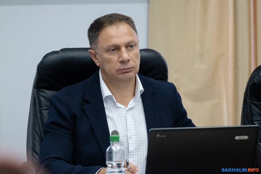 Депутаты гордумы Южно-Сахалинска одобрили рост зарплат у себя и в мэрии