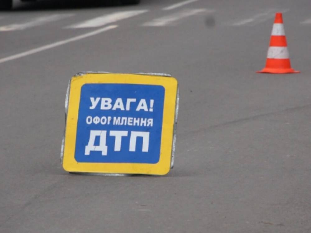 В Голосеевском районе Киева образовалась пробка: тут произошло ДТП с фурой