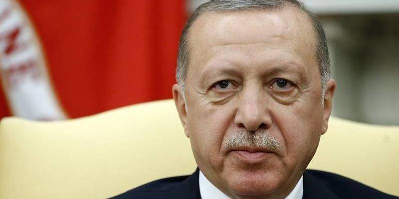 Эрдоган подал в суд на пославшую его в заголовке греческую газету