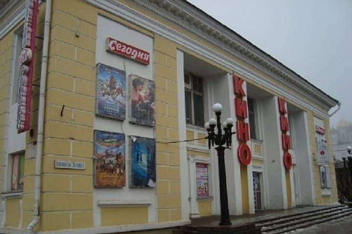 Псковский кинотеатр Октябрь вернулся в город