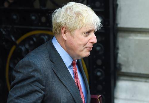 Британский премьер Джонсон объявил о серии новых ограничений из-за COVID-19