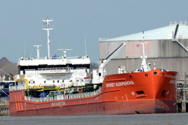 На брошенном в Стамбуле танкере российский моряк объявил голодовку