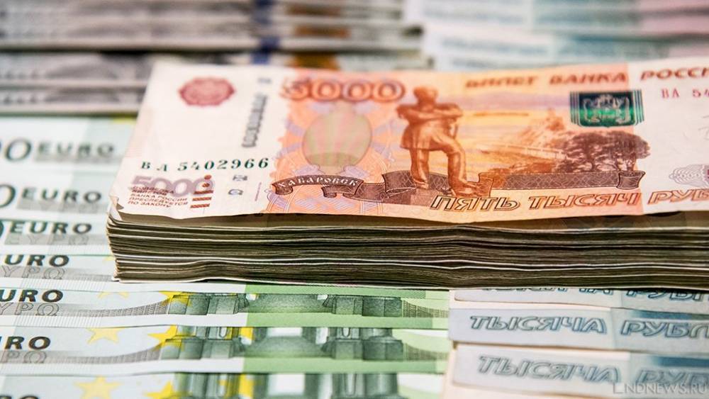 Челябинка предстанет перед судом за попытку сбыть поддельные купюры на полмиллиона рублей