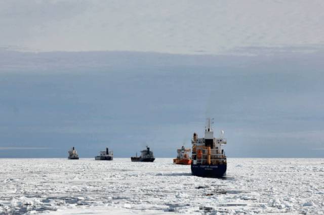 Правительство РФ утвердило правила судоходства в Северном морском пути