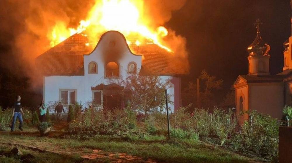 На Закарпатье сгорел мужской монастырь