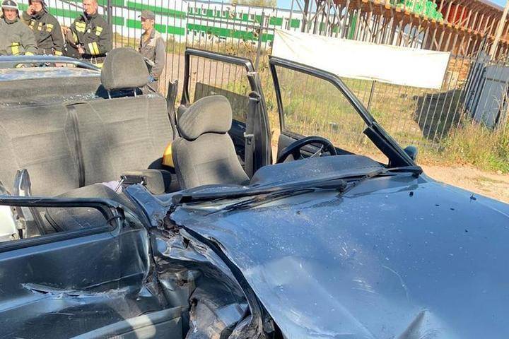 В Тверской области легковушку разорвало на части после столкновения с фурой