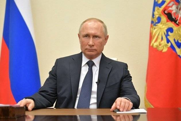 Путин назвал зарплаты ниже МРОТ недопустимыми и нарушающими Конституцию