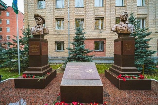 В Ханты-Мансийске появился мемориал Маргеловых