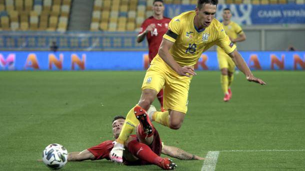 Стало известно, когда защитник сборной Украины восстановится от травмы