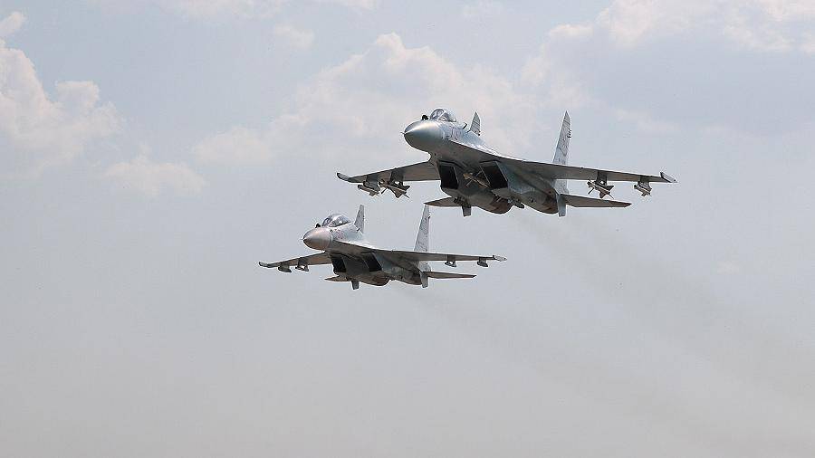 Су-27 поднимались над Черным морем на перехват бомбардировщиков ВВС США