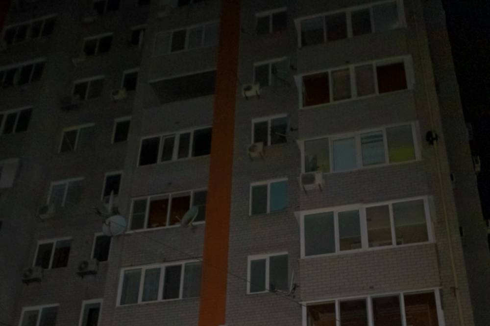 В Днепре влюбленный парень полез к девушке на балкон 16 этажа по газовой трубе: фото