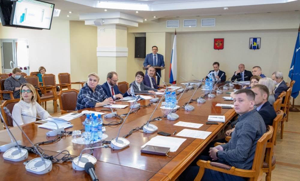 Замминистра здравоохранения РФ провел совещание в Южно-Сахалинске