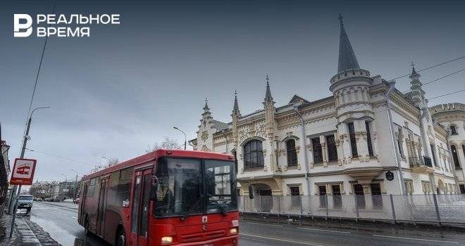 Перевозчики Казани назвали проблемные участки, где водители часто оставляют машины на автобусной полосе