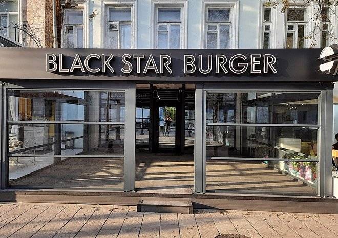 В центре Рязани откроется бургерная Black Star