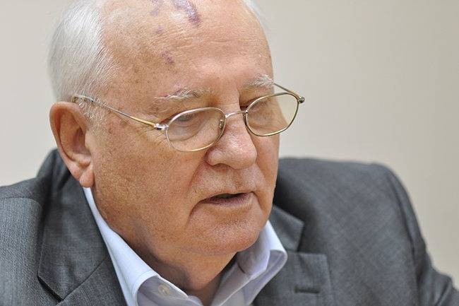 Михаил Горбачёв поддержал протестующих белорусов