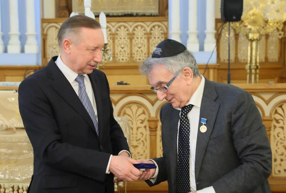 Беглов поблагодарил еврейскую общину Петербурга за помощь медучреждениям