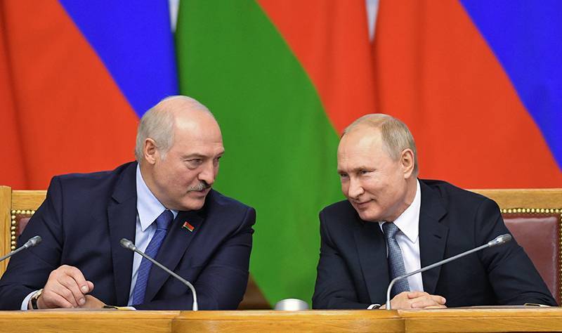 Путина пригласили в Минск на форум регионов