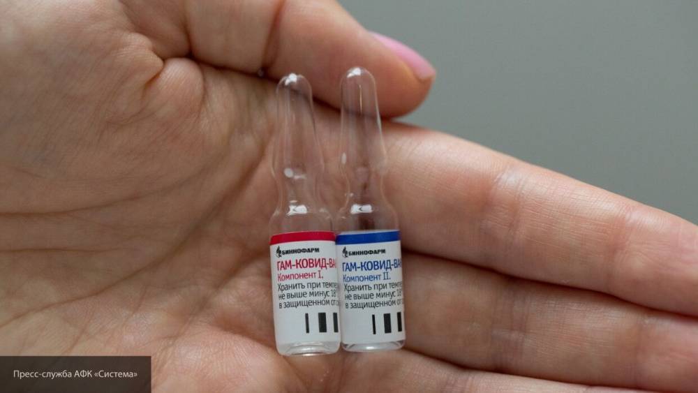 Мурашко рассказал о вакцинации добровольцев от коронавируса