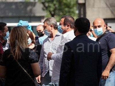Лидер партии «Процветающая Армения» вышел из здания суда