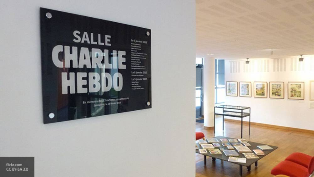Полиция задержала напавшего на прохожих у здания Charlie Hebdo