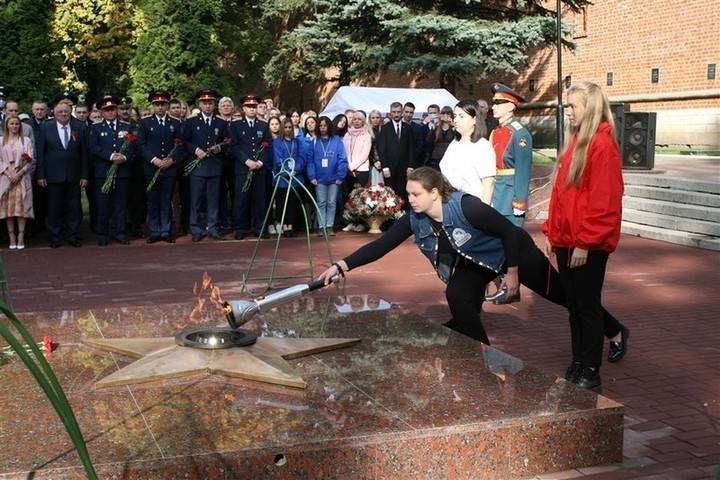 В Сквер Памяти героев в Смоленске вернулся Вечный огонь
