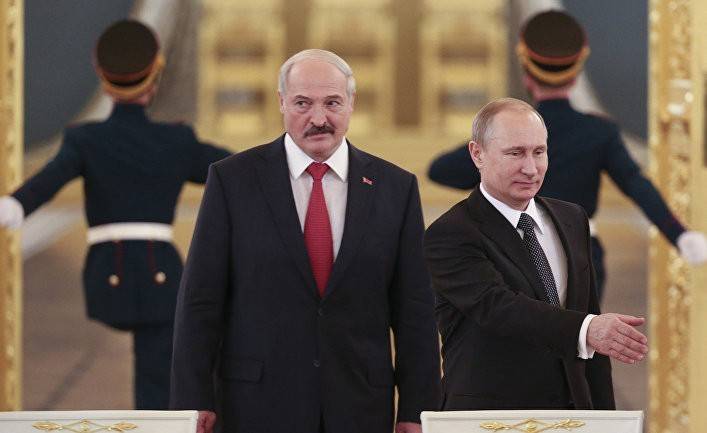 УНIАН: Путин делает все, чтобы Лукашенко как можно скорее ушел