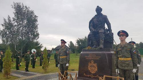 Памятник Суворову открыли к 290-летию полководца во Владимирской области