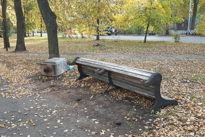 Вандалы вновь «похозяйничали» в парке Петрозаводска