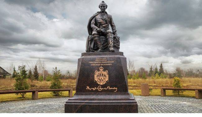 На родине Александра Суворова открыт памятник великому полководцу