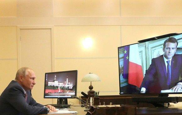 СМИ узнали о негодовании Макрона из-за слов Путина о принявшем «Новичок» Навальном