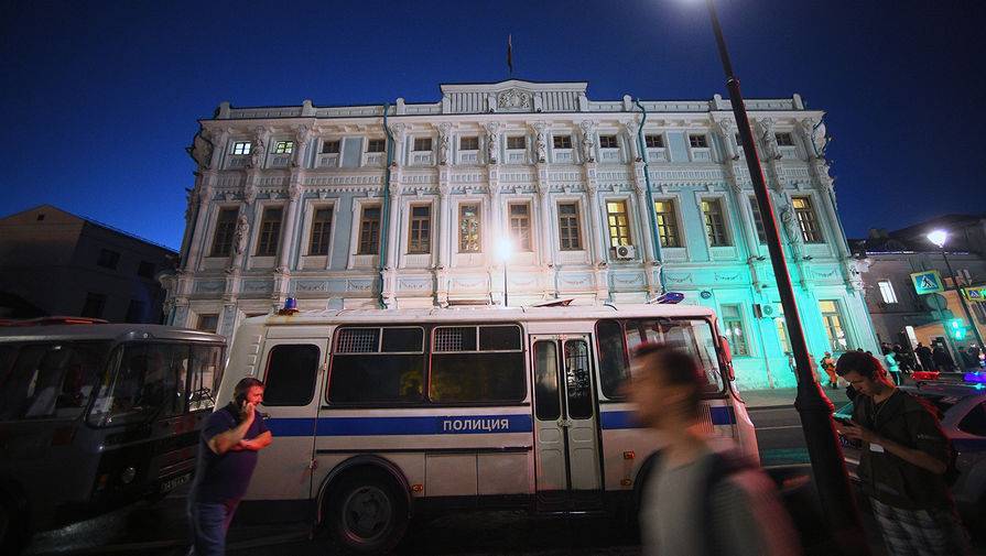 У посольства Белоруссии в Москве полиция задержала 7 человек