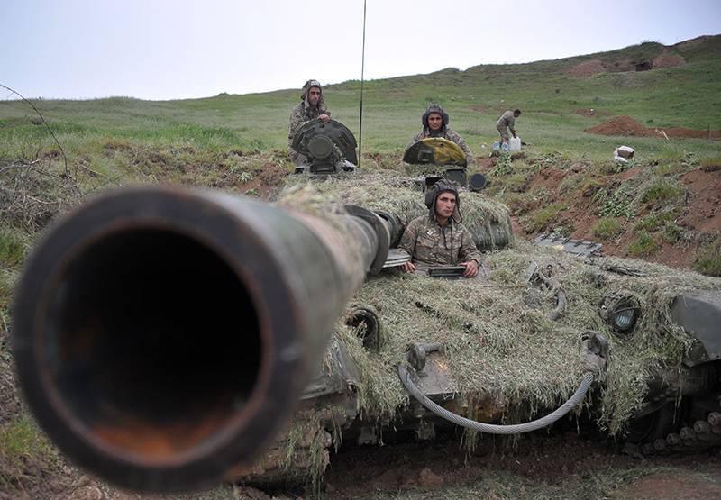 Обострение в Нагорном Карабахе: идут бои на границе с Азербайджаном