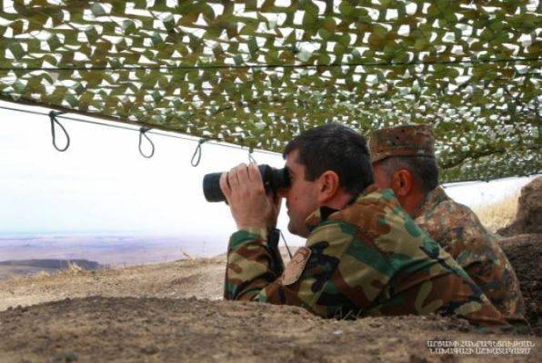 В Нагорном Карабахе объявлено военное положение, идет мобилизация