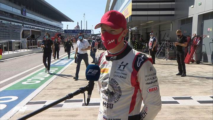 Россиянин Мазепин стал вторым в прерванной гонке "Формулы-2" в Сочи
