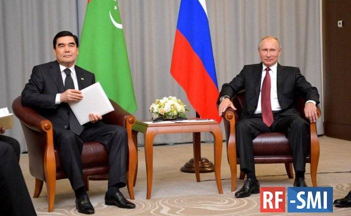 Путин поздравил президента Туркменистана с Днем независимости