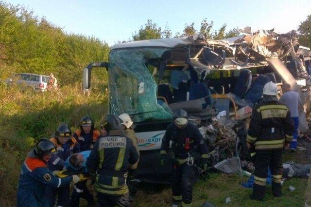 Власти уточнили число погибших в ДТП с автобусом под Калининградом