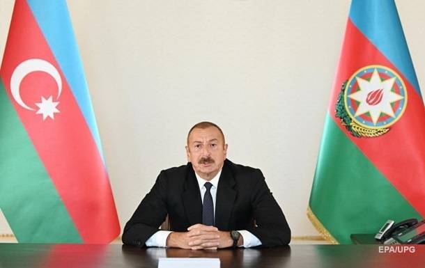 Азербайджан ввел частичное военное положение