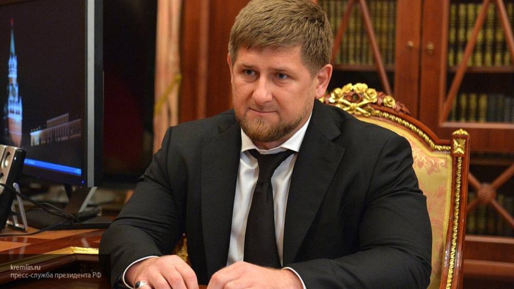 Глава Чечни требует остановить войну в Карабахе