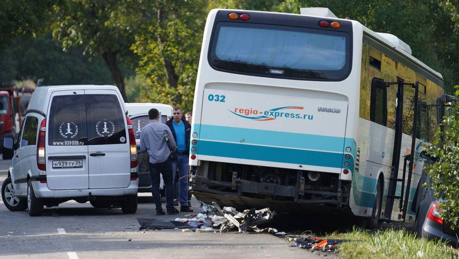 Калининградские власти уточнили число погибших в ДТП с автобусом