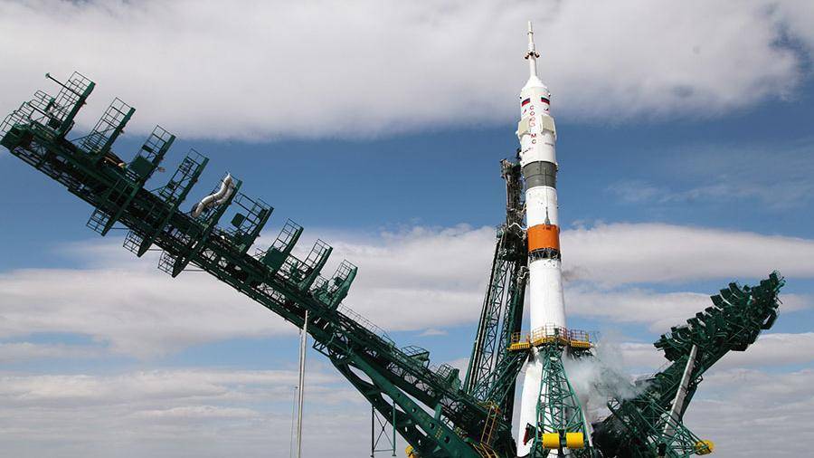 Первый за 20 лет полностью российский экипаж полетит на МКС 1 апреля