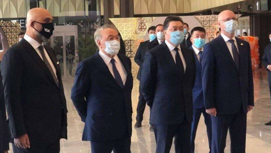 Назарбаев посетил новый аэропорт, стадион и отель Rixos в Туркестане