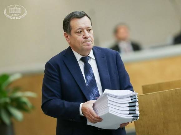 Аппарат комитета Госдумы по бюджету и налогам переведен на удаленку