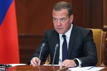 Медведев предрек катастрофические последствия из-за Карабаха