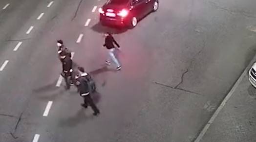 Три мужчины напали на медика в Киеве, видео беспредела: преступникам грозит суровое наказание