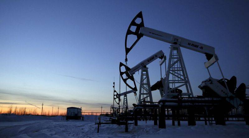 Октябрьская нефть немного подешевела в РФ вслед за BFOE по итогам торгов