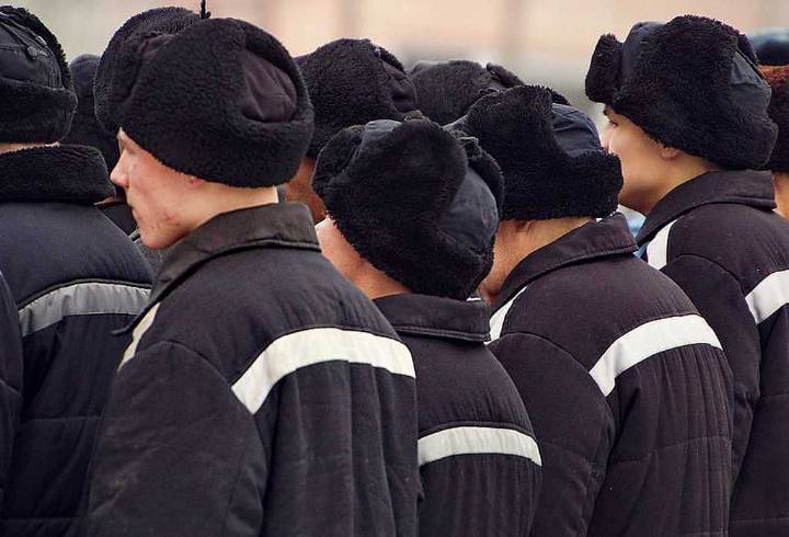 В России осужденных смогут переводить в колонии ближе к родственникам